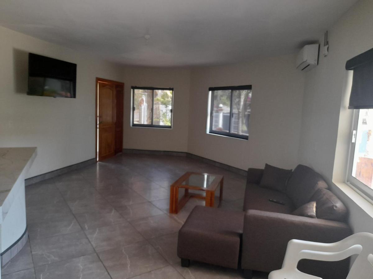 מנסניו Grand View Suites מראה חיצוני תמונה