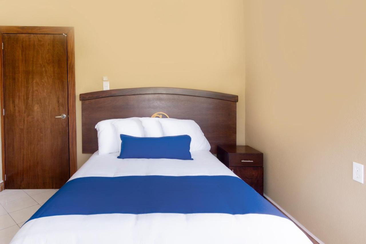 מנסניו Grand View Suites מראה חיצוני תמונה